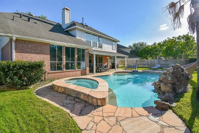 Building Photo - 5926 Brook Bend Dr