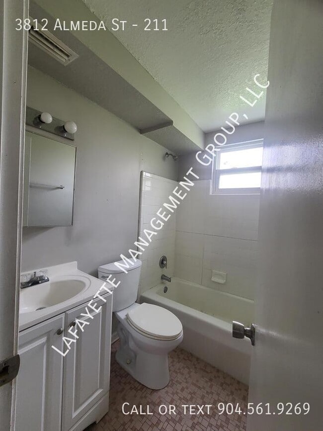 Building Photo - 3812 Almeda St