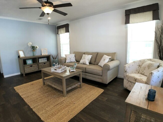 Building Photo - 346 Eland Dr