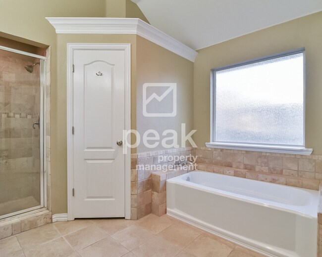 Building Photo - $2745! 3 Bedroom/ 2 Bathroom Home for Rent in KELLER ISD!  Free application through 8/10! See inf...