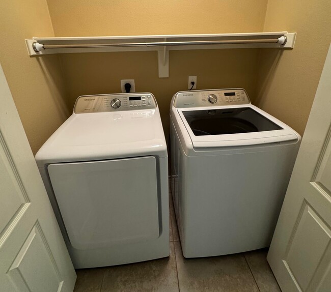 Building Photo - 212 Sandhill Oak Dr