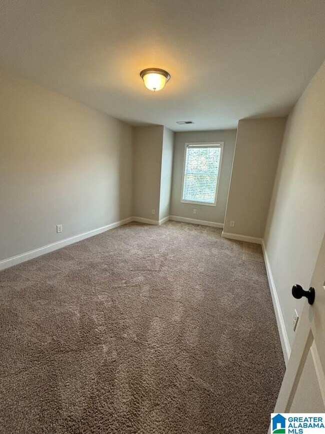Building Photo - 4215 Lennox Dr