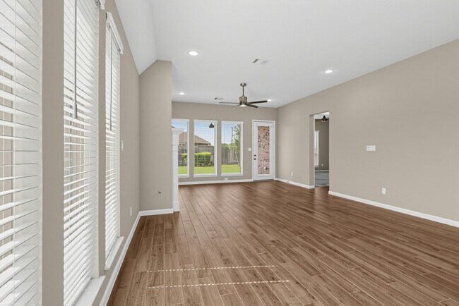 Building Photo - 5123 Morrison Dr