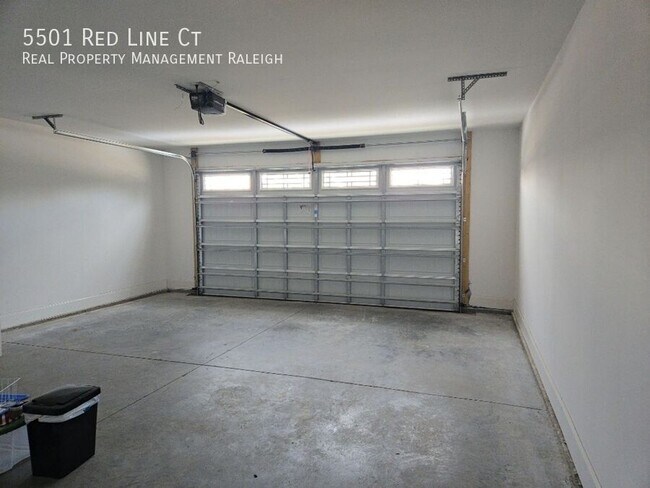 Building Photo - 5501 Red Line Ct