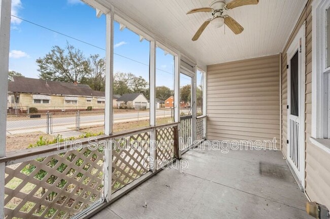 Building Photo - 2144 Banyan St