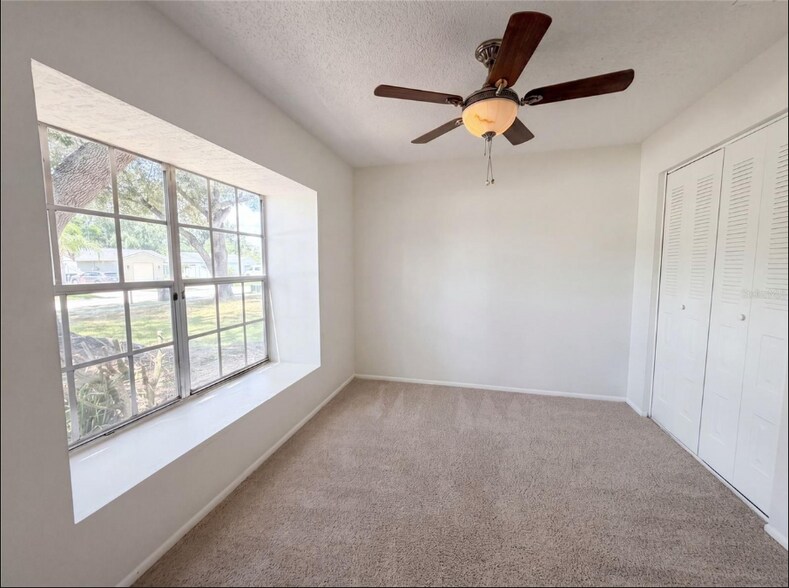 Building Photo - 5720 Kneeland Ln