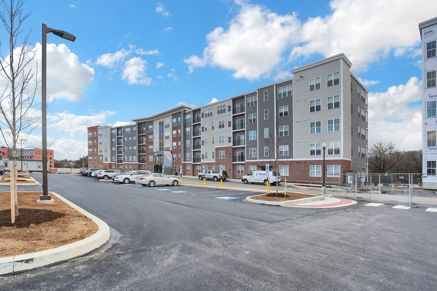 Building Photo - The Apartments at Lititz Springs