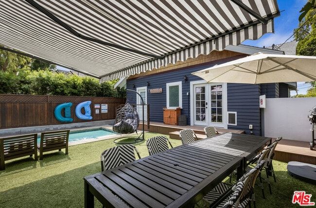 Building Photo - 201 S Ave 55