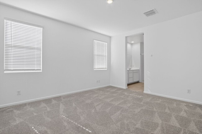 Building Photo - Modern 3BR Living with Resort-Style Amenities in Magma Vista Ranch