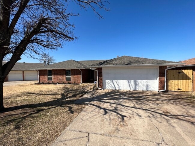 Primary Photo - 9513 S Ross Ave