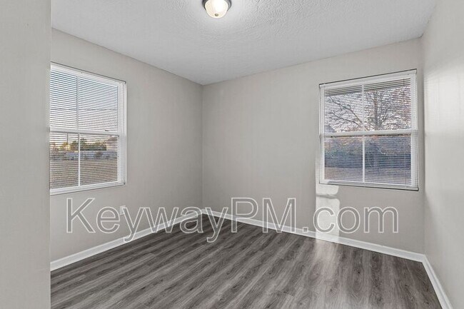 Building Photo - 1120 Dodge Ln