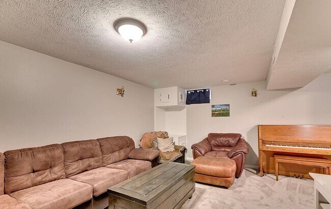 Building Photo - Coming Soon! Bright & Spacious 3 Bed Home with Finished Basement & Huge Backyard