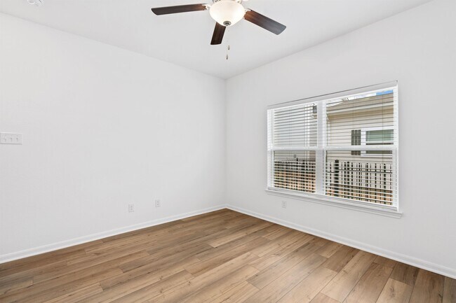 Building Photo - 10854 Quinn Ct