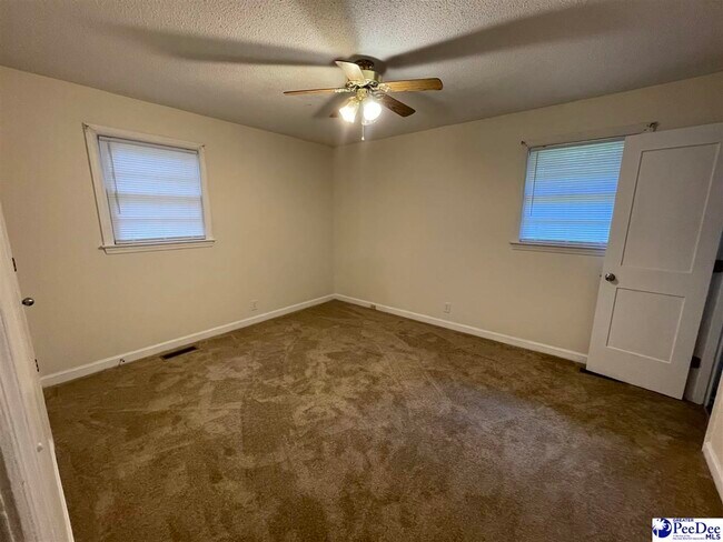 Building Photo - 3306 E Bennett Dr
