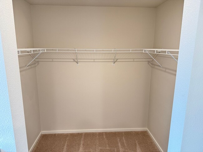 Building Photo - Newer 3 bedroom 2.5 bathroom house!