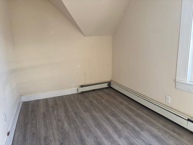 Building Photo - 356 Hamilton Ave