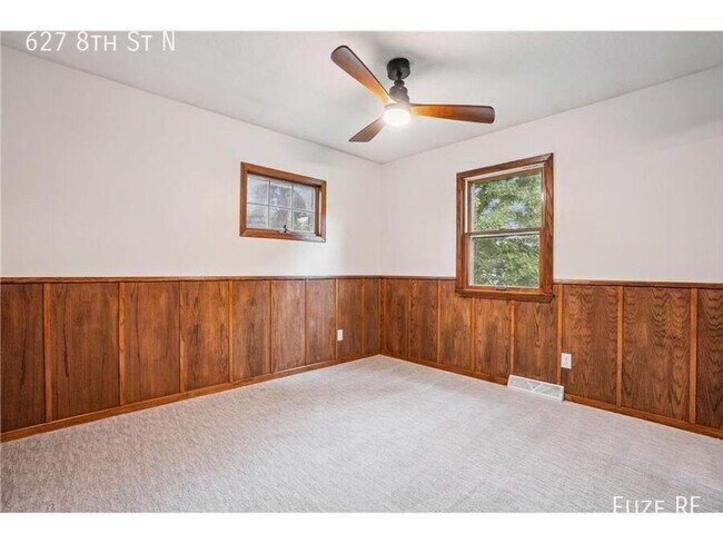 Building Photo - 627 8th St N