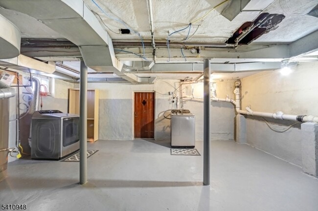 Building Photo - 65 Ridge Ave