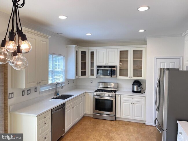 Building Photo - 11222 Bel Aire Ct