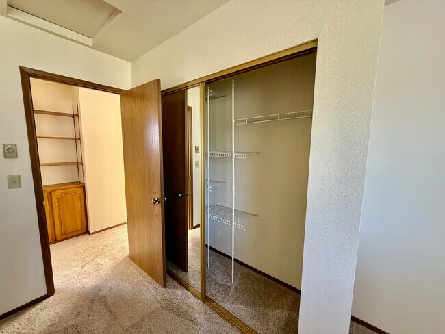 Building Photo - Charming 1 bed, 1 bath Top Floor Duplex Lynnwood/ $1500mo.