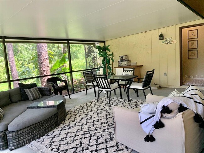 Building Photo - 5454 Saddlebrook Way