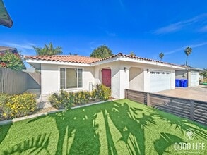 Building Photo - Beautiful 3BD/2BA W/ Private Pool, Attached Garage, and A/C in Clairemont!