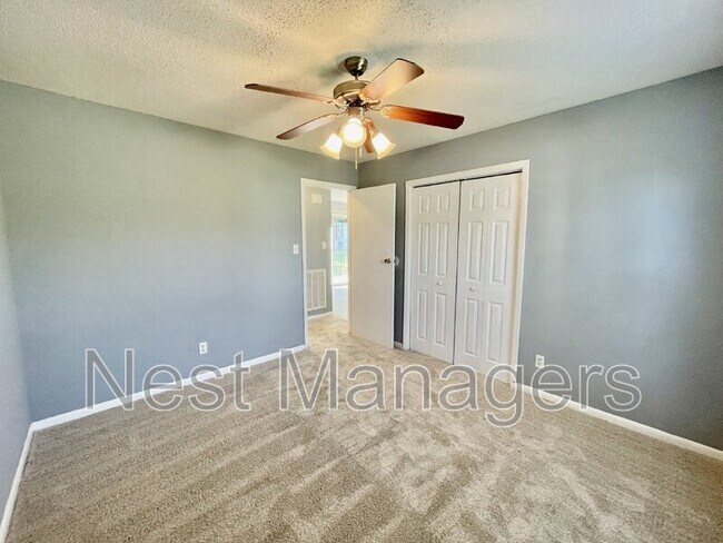 Building Photo - 7401 Paxton Dr