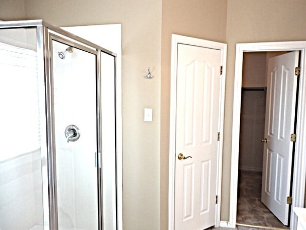 Building Photo - 10613 Big Oak Dr