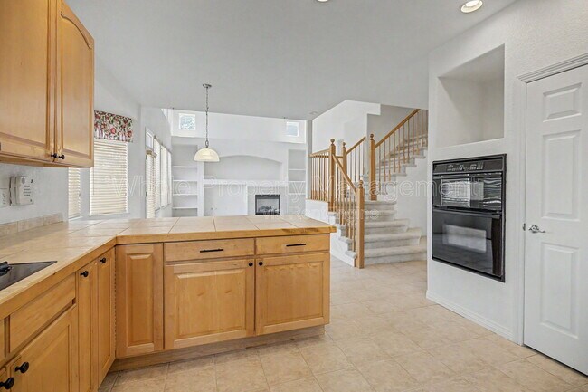Building Photo - 11081 Independence Cir W