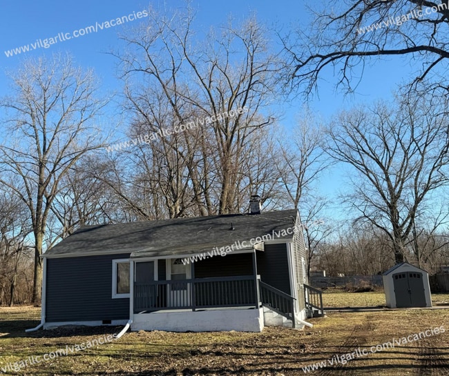 Building Photo - Newly Renovated 2-Bedroom • 1-Bathroom Home.