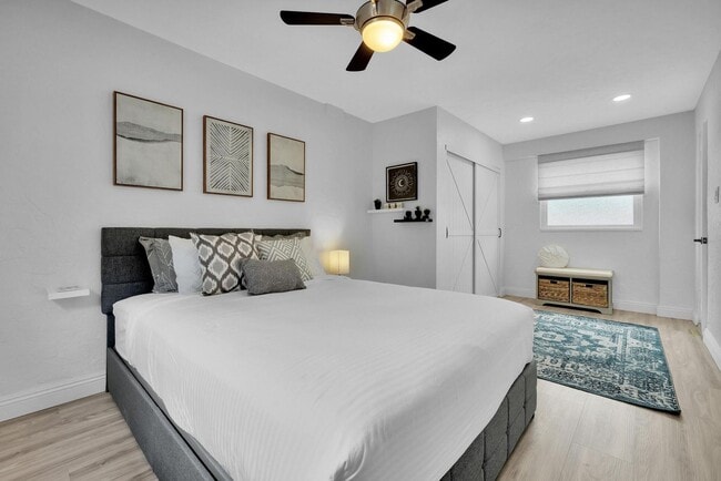 Building Photo - Furnished & Remodeled 1BR Guest House w/ Private Entry – Walk to Beach, Crown Point