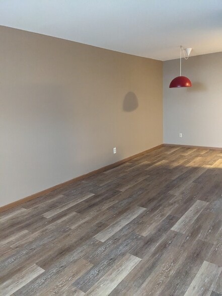 Dinning Area - 4530 Park Commons Dr