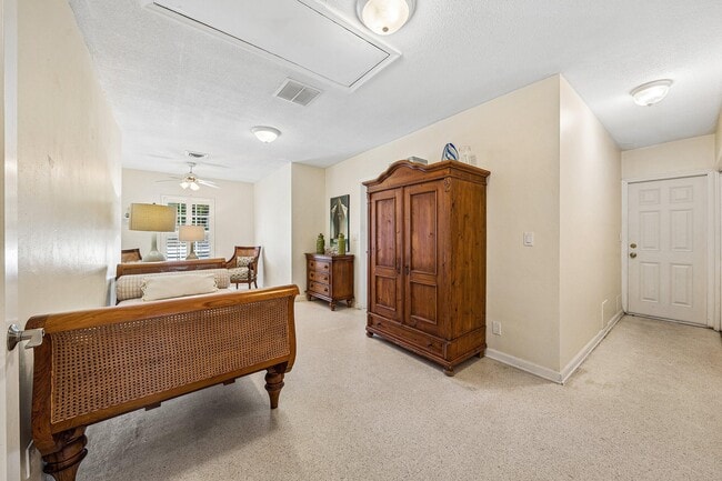 Building Photo - 5550 Osprey Dr