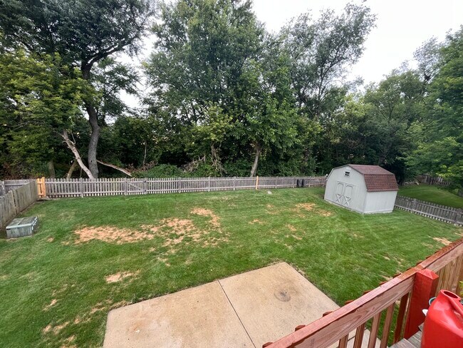 Building Photo - 965 Amberwood Pl
