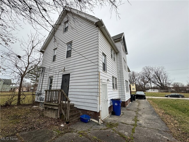 Building Photo - 12406 Tuscora Ave