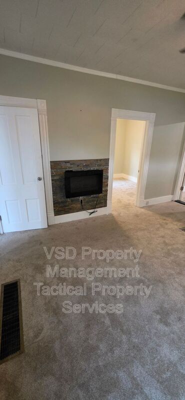 Building Photo - 3062 W 51st St
