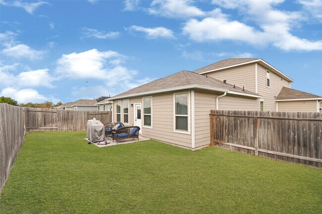 Building Photo - 25452 Northpark Lake Dr