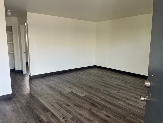 Building Photo - 947 8th Ave