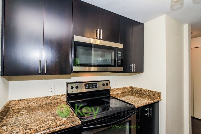 Building Photo - Live Easy in This Stylish 2-Bedroom with I...