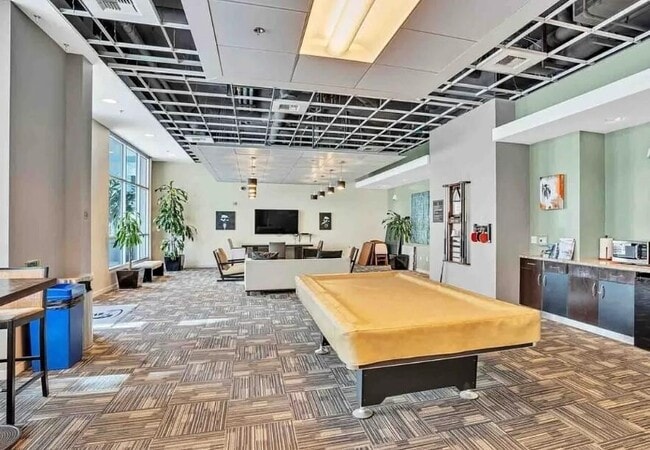Building Photo - 206 Park Blvd