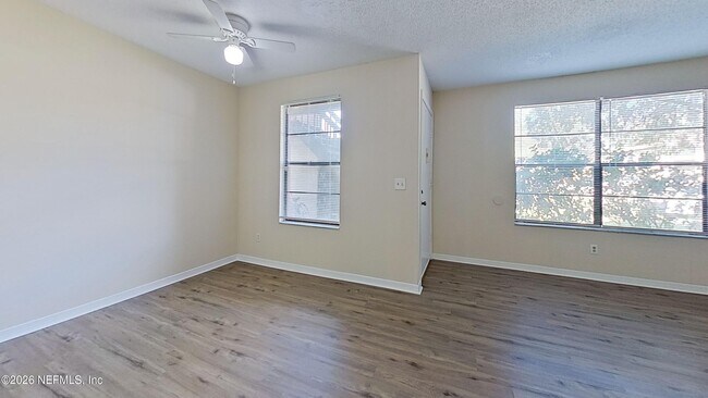 Building Photo - 480 Bentwood Ln