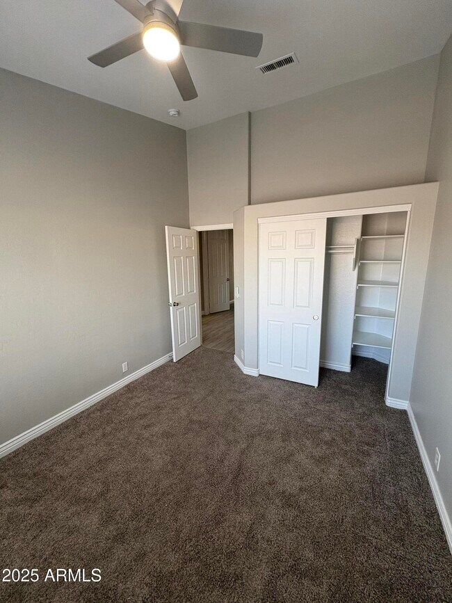 Building Photo - 6121 E Hermosa Vista Dr