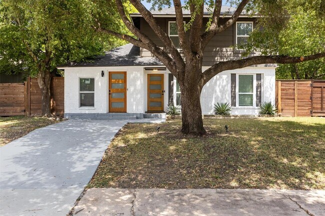 Building Photo - 4512 W Village Ct