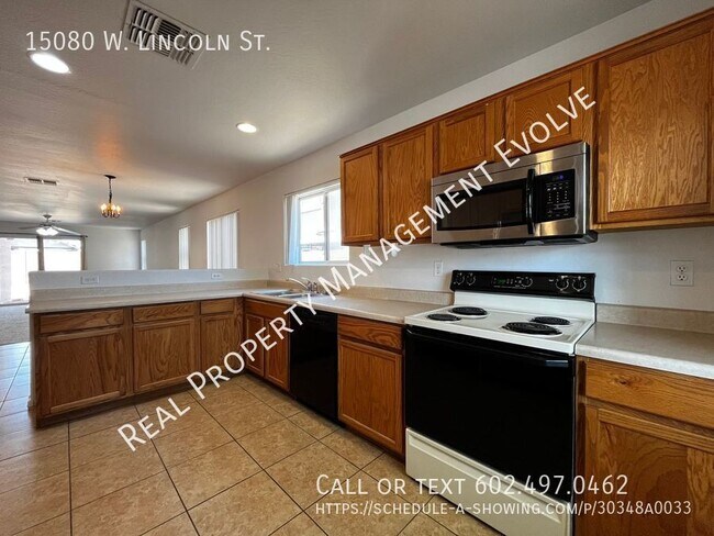 Building Photo - Goodyear Home With Lots of Amenities!!