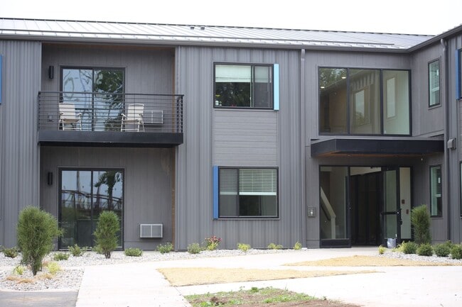 Building Photo - Boat Works Flats