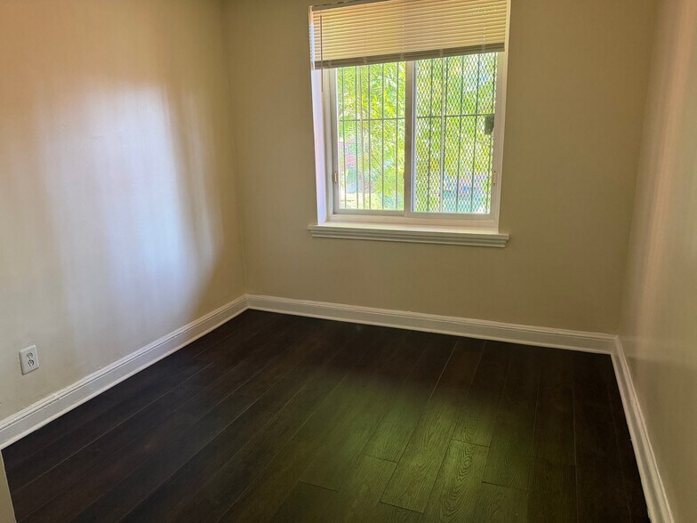Building Photo - 63 Galveston Pl SW