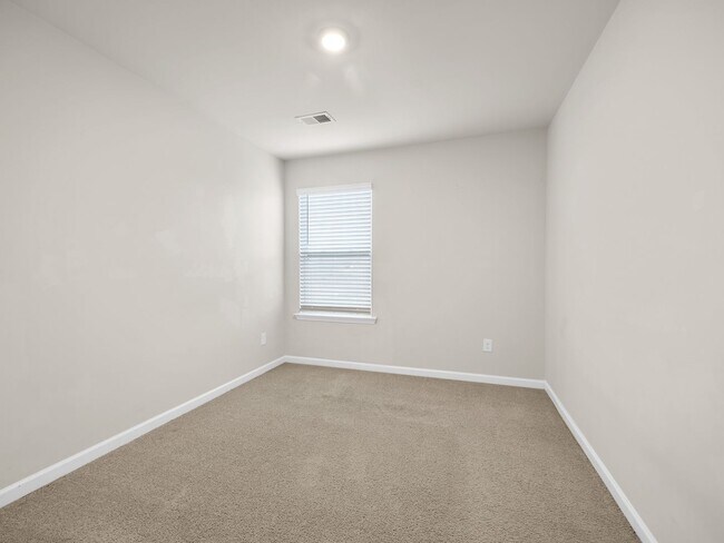 Building Photo - Modern living meets Convenience- Townhome in Greer, SC!