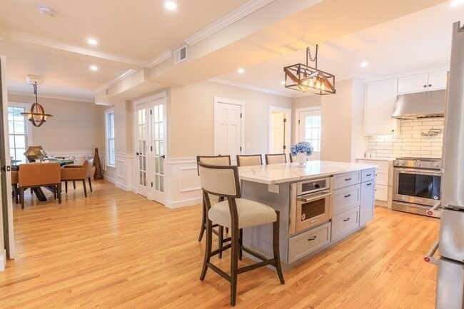 Building Photo - 58 Walnut St