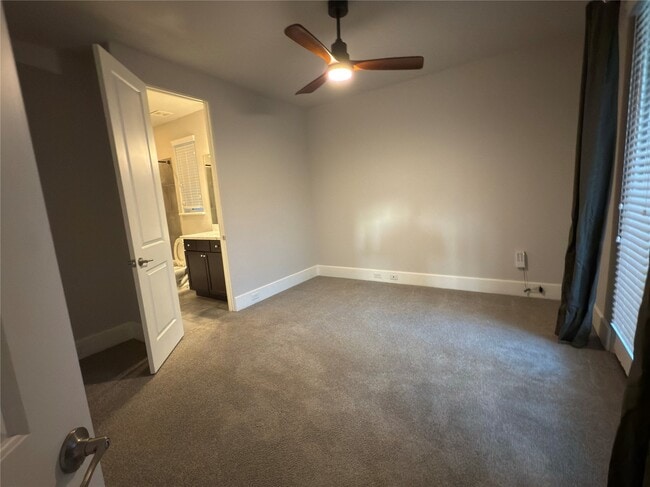 Building Photo - 5640 Larkin St