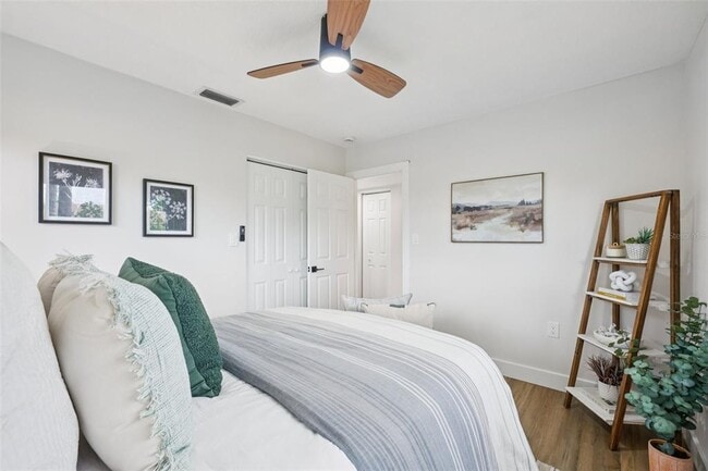 Building Photo - 311 Shore Dr E